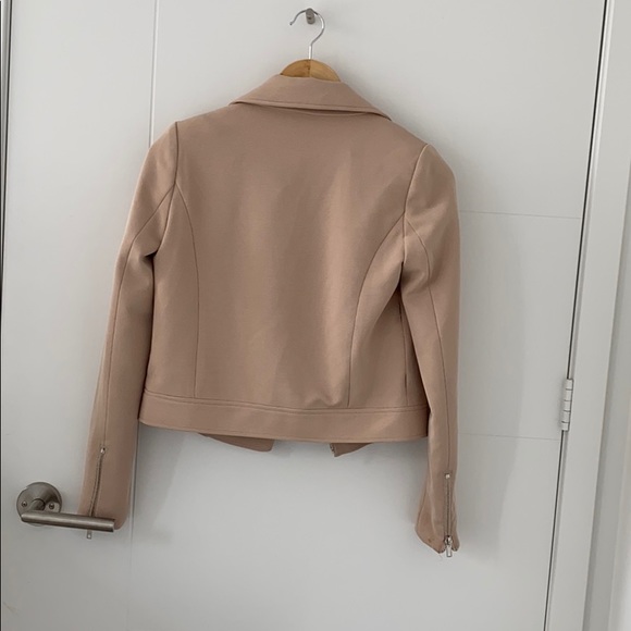 2/$30 🌸 FOREVER 21 Cropped Jacket - Picture 3 of 5